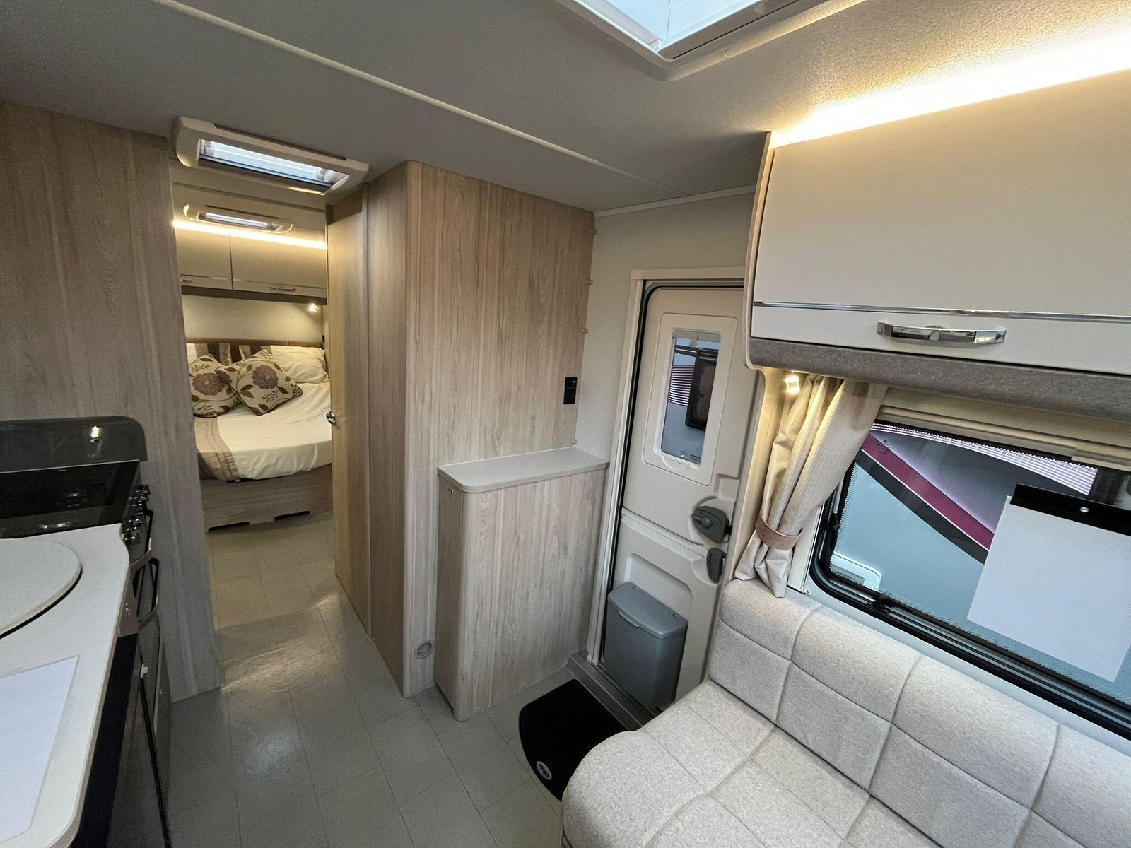 2025 Elddis Avante 550 - Image 12
