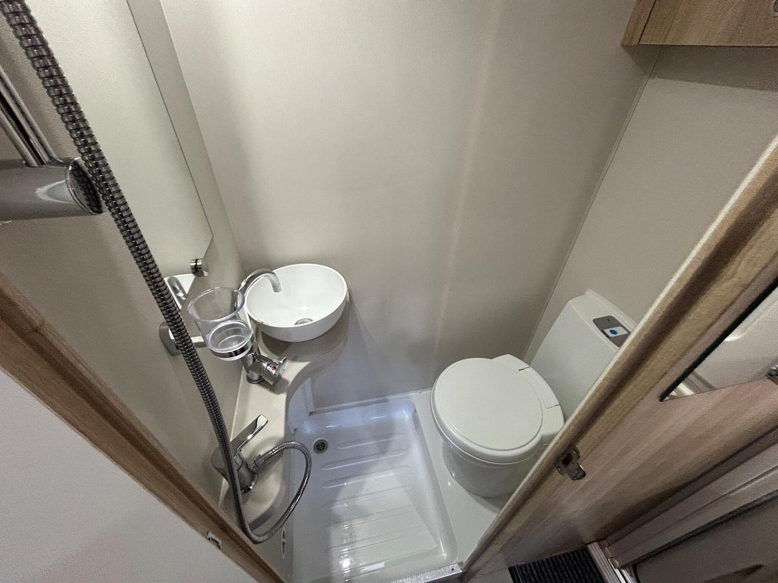 2019 Elddis Xplore 304 - Image 12