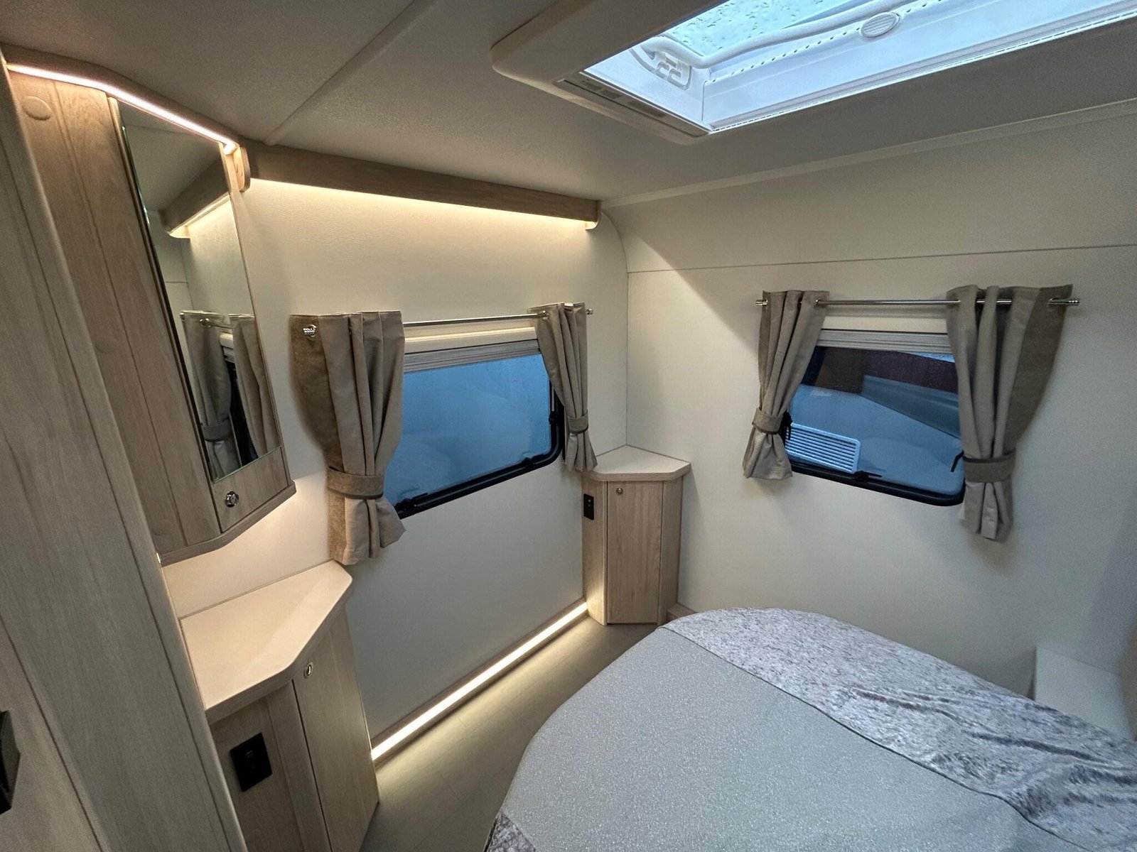 2025 Elddis Crusader Zephyr 60th Anniversary Edition - Image 15