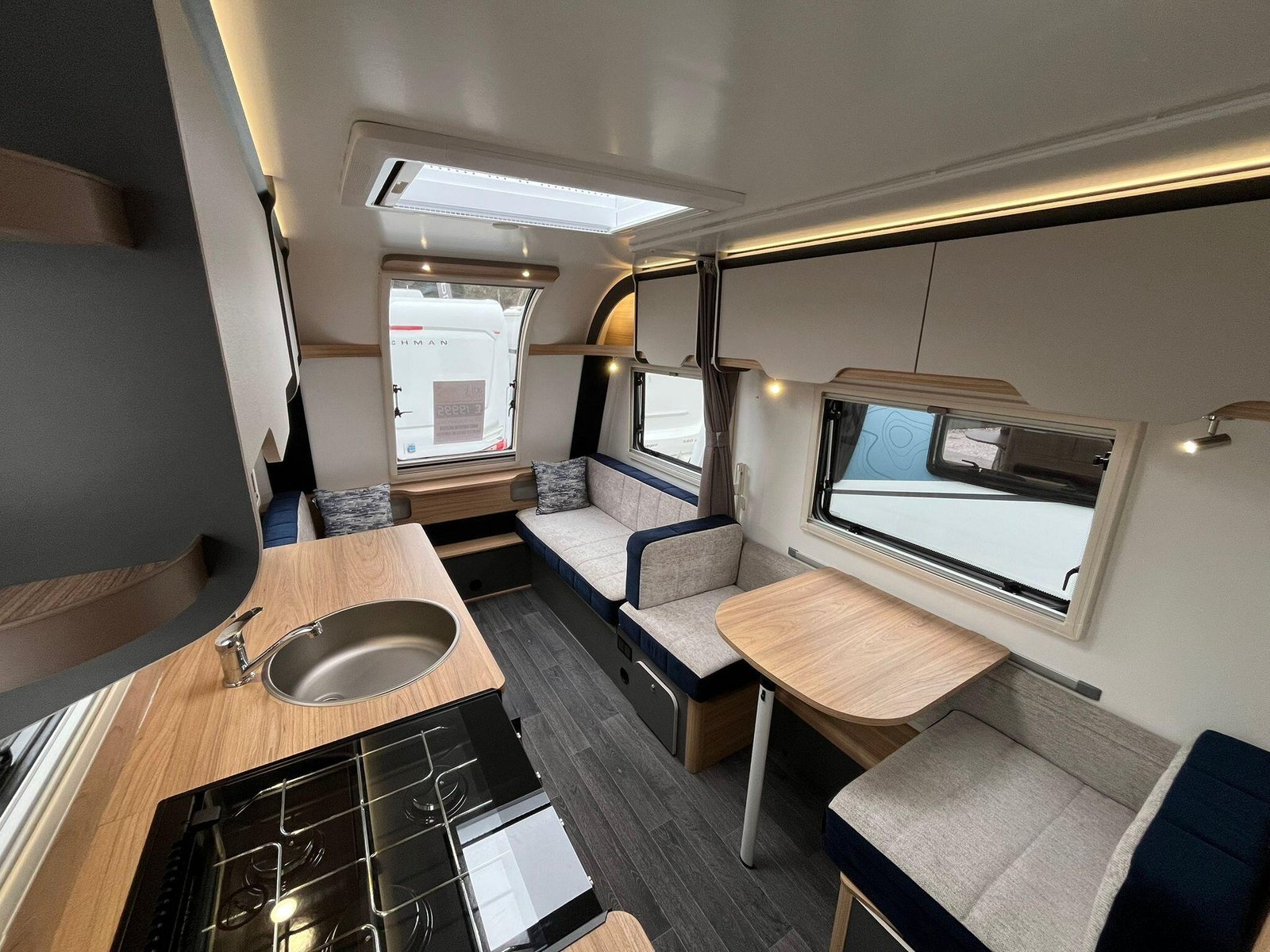 2025 Bailey Discovery D4-4L - Image 6