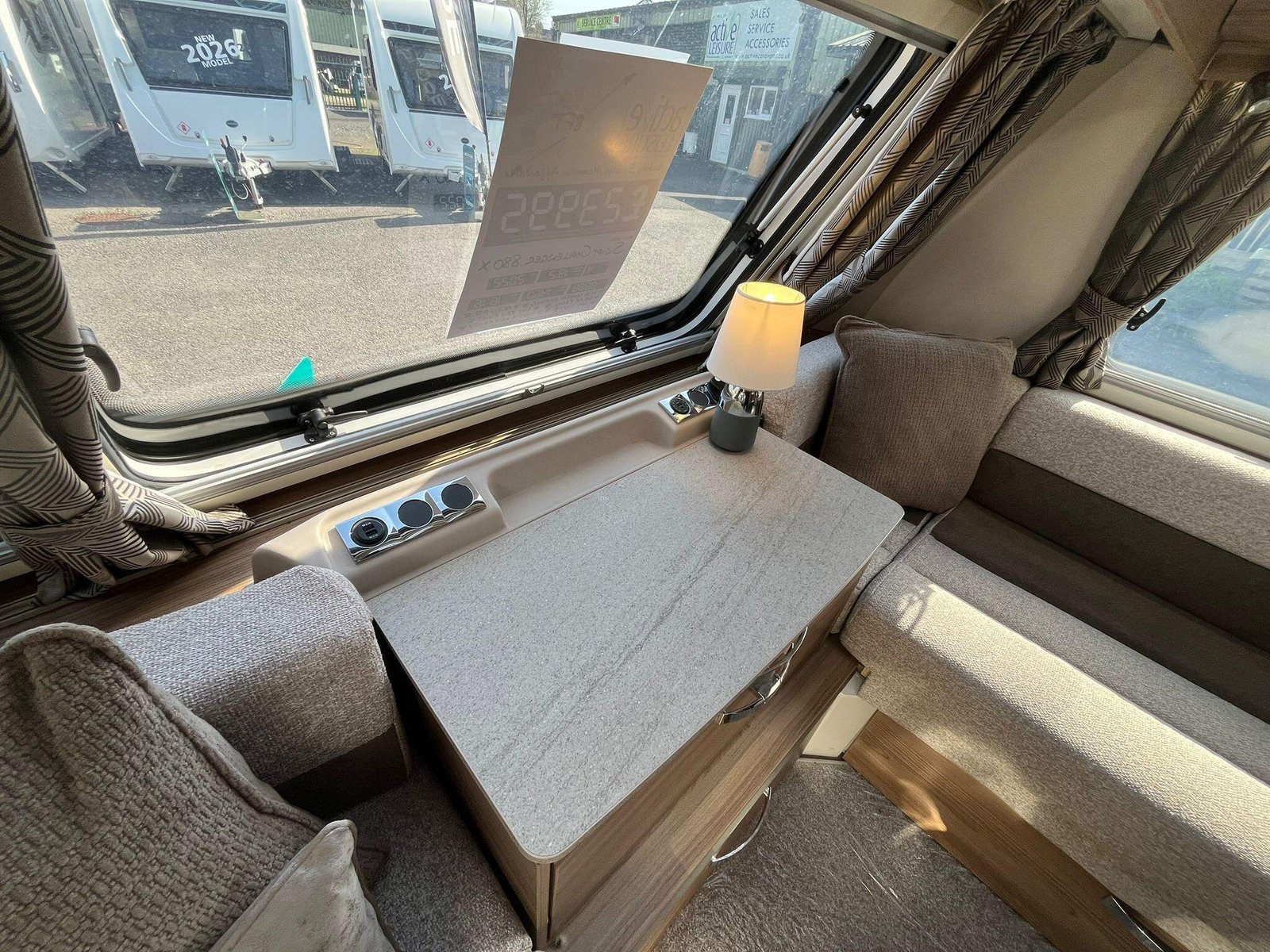 2022 Swift Challenger X 880 - Image 8