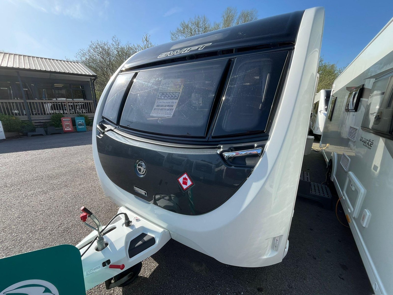 2022 Swift Challenger X 880