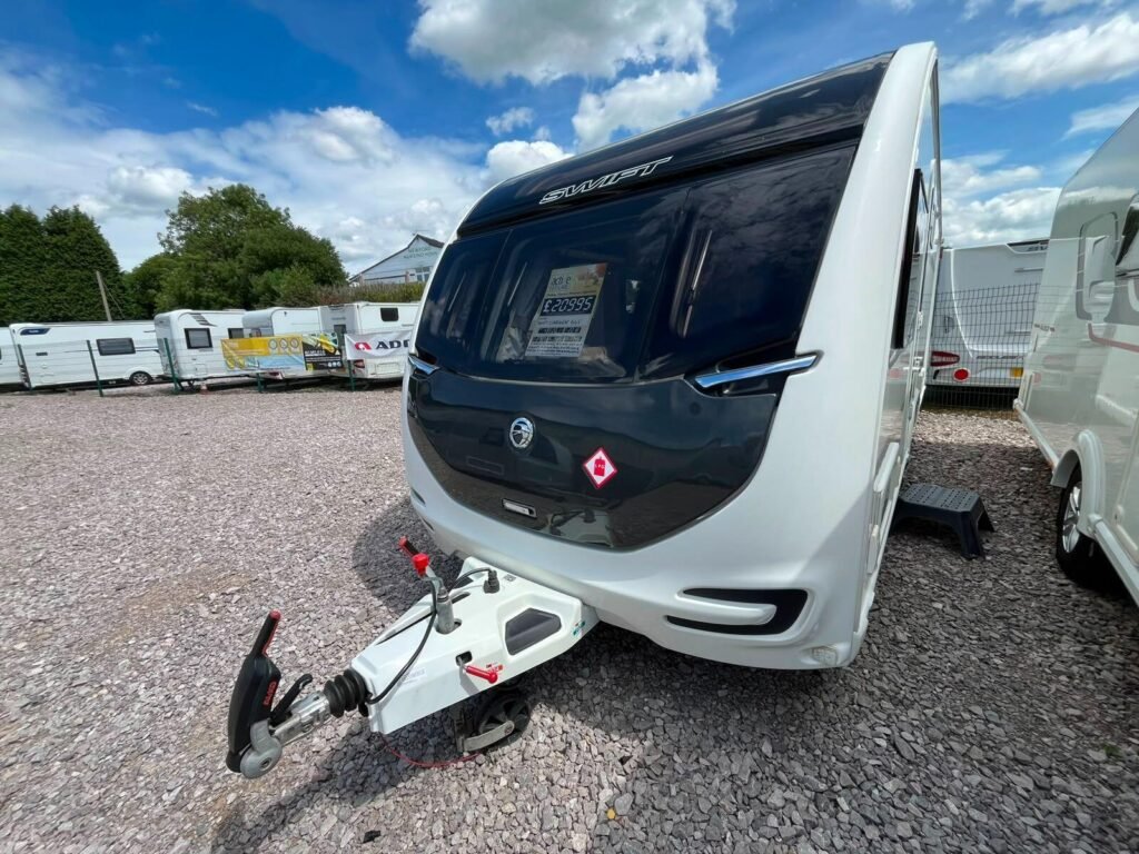 2018 Swift Conqueror 645