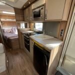 2015 Swift Challenger SE 625 image 9