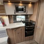2018 Swift Challenger 635 image 10