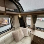 2020 Coachman VIP 545 image 7