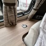 2020 Coachman VIP 545 image 9