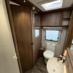 2020 Coachman VIP 545 image 16