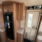2018 Swift Conqueror 645 image 12