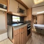 2018 Swift Conqueror 645 image 11