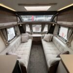 2021 Coachman VIP 460 image 9
