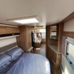 2018 Swift Conqueror 645 image 19
