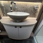 2021 Coachman VIP 460 image 20