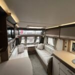 2021 Coachman VIP 460 image 12
