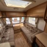 2009 Coachman VIP 520 image 6