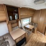 2009 Coachman VIP 520 image 7