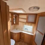 2009 Coachman VIP 520 image 9