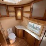 2009 Coachman VIP 520 image 10