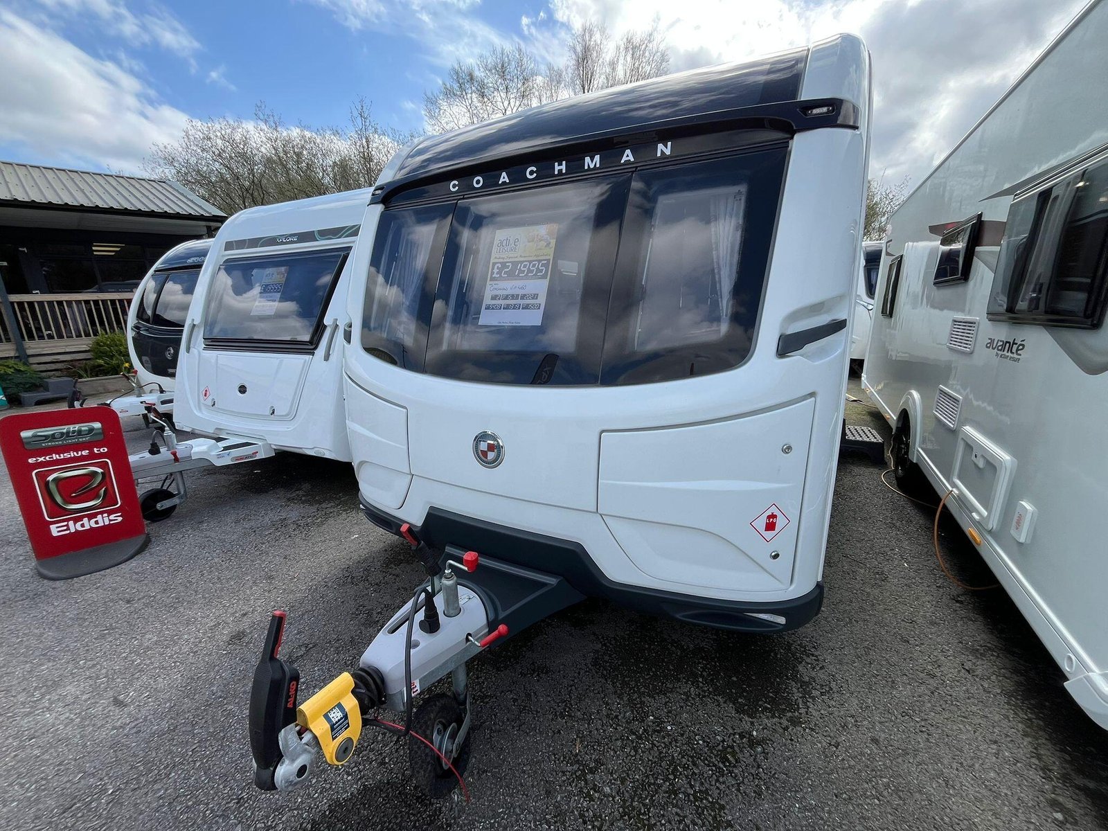 2021 Coachman VIP 460