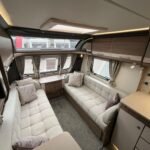 2021 Coachman VIP 460 image 7
