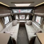 2021 Coachman VIP 460 image 8
