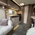 2021 Coachman VIP 460 image 14