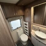 2021 Coachman VIP 460 image 17