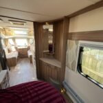 2015 Swift Conqueror 645 image 12